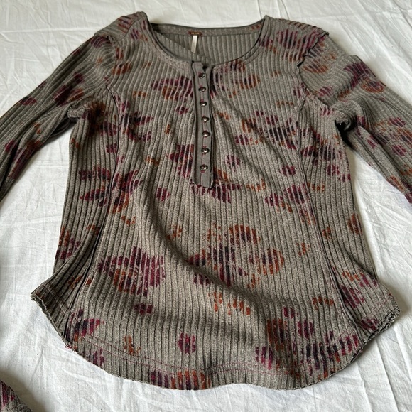 Free People Layer me Henley Top Small Bell Sleeve - Picture 3 of 6